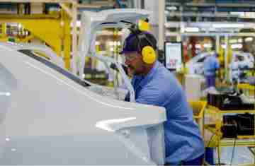  Volta do feriado de Tiradentes tem 22,4 mil vagas de emprego abertas em todo o Paraná 